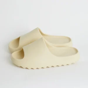 CHUNKY EVA SLIDE IN OFF WHITE